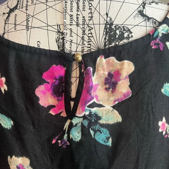 7 for $30 Sara Michelle Floral Print Blouse Tunic - Picture 7 of 10